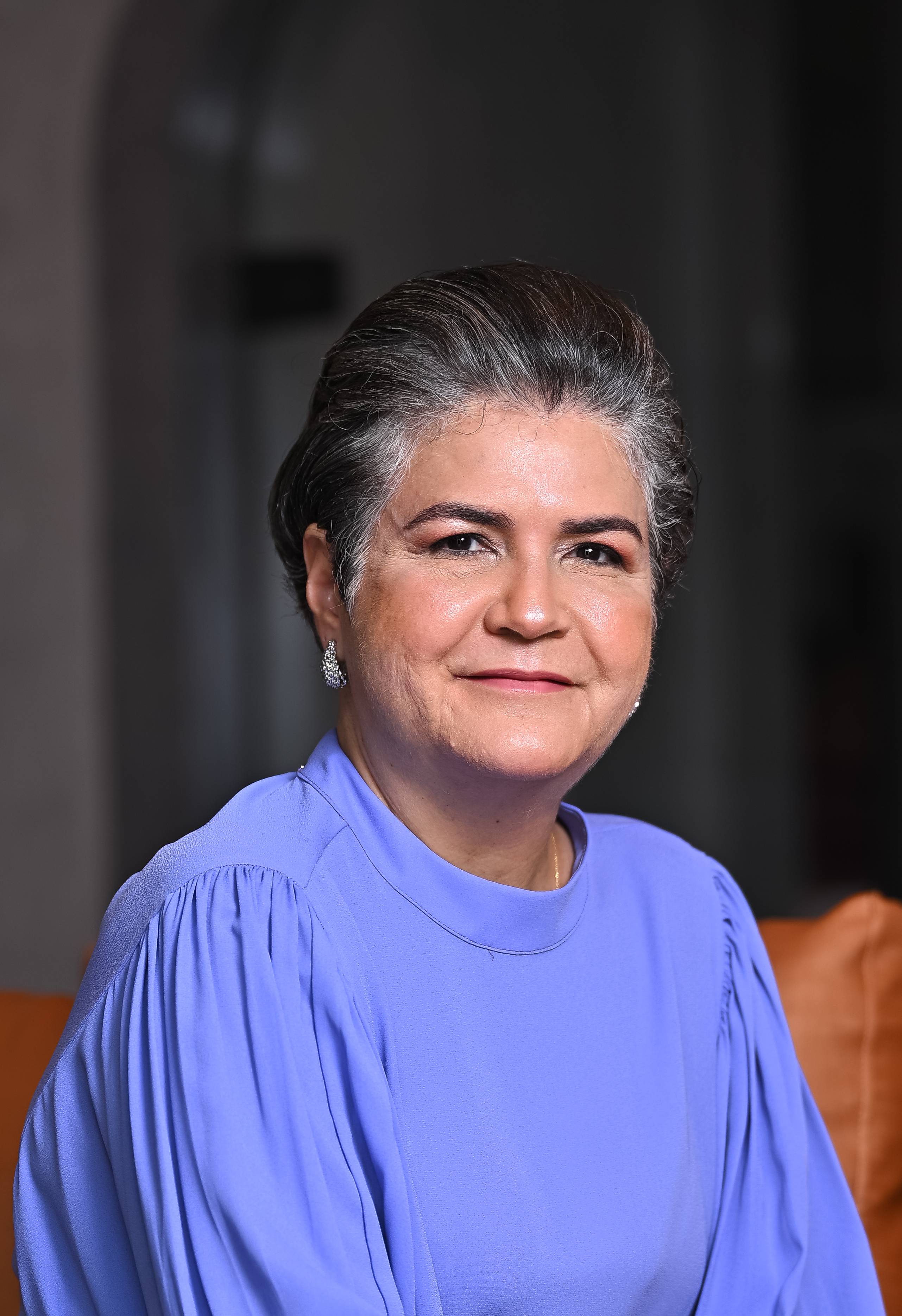 Dra. Lúcia Santos